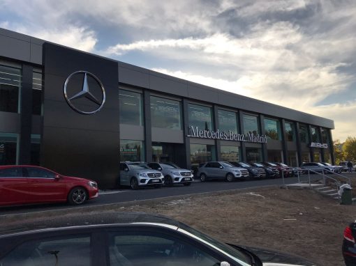 Implantación de nueva imagen corporativa de Mercedes Benz