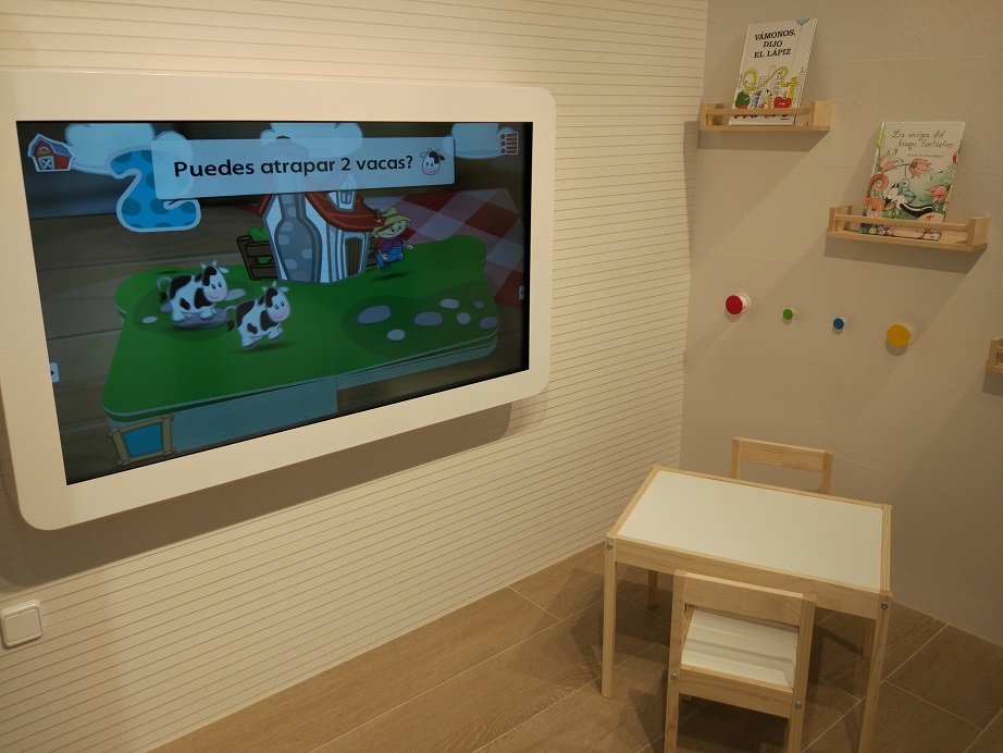 Implantación de pantalla táctil en Zona Infantil