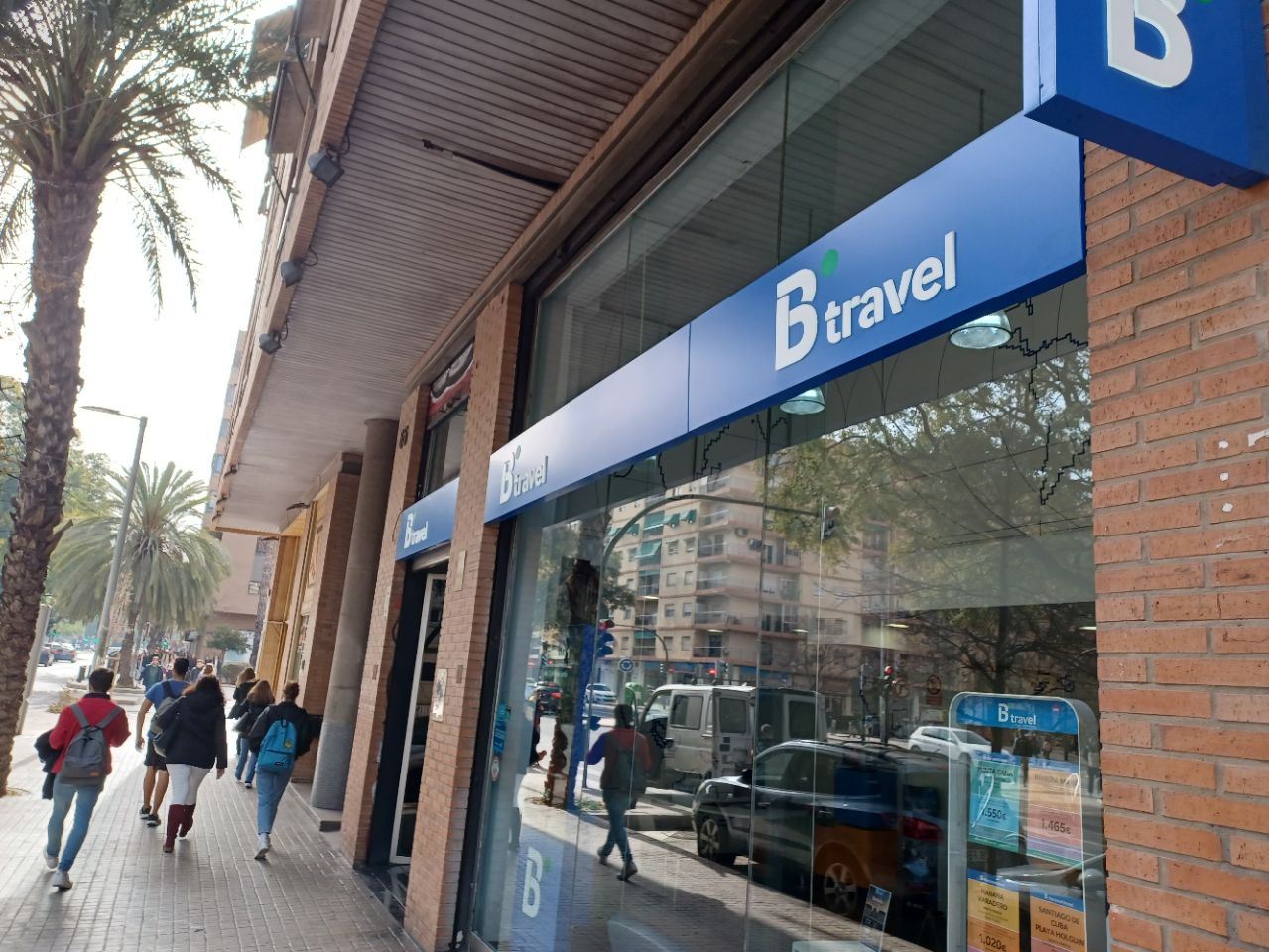 B Travel 2
