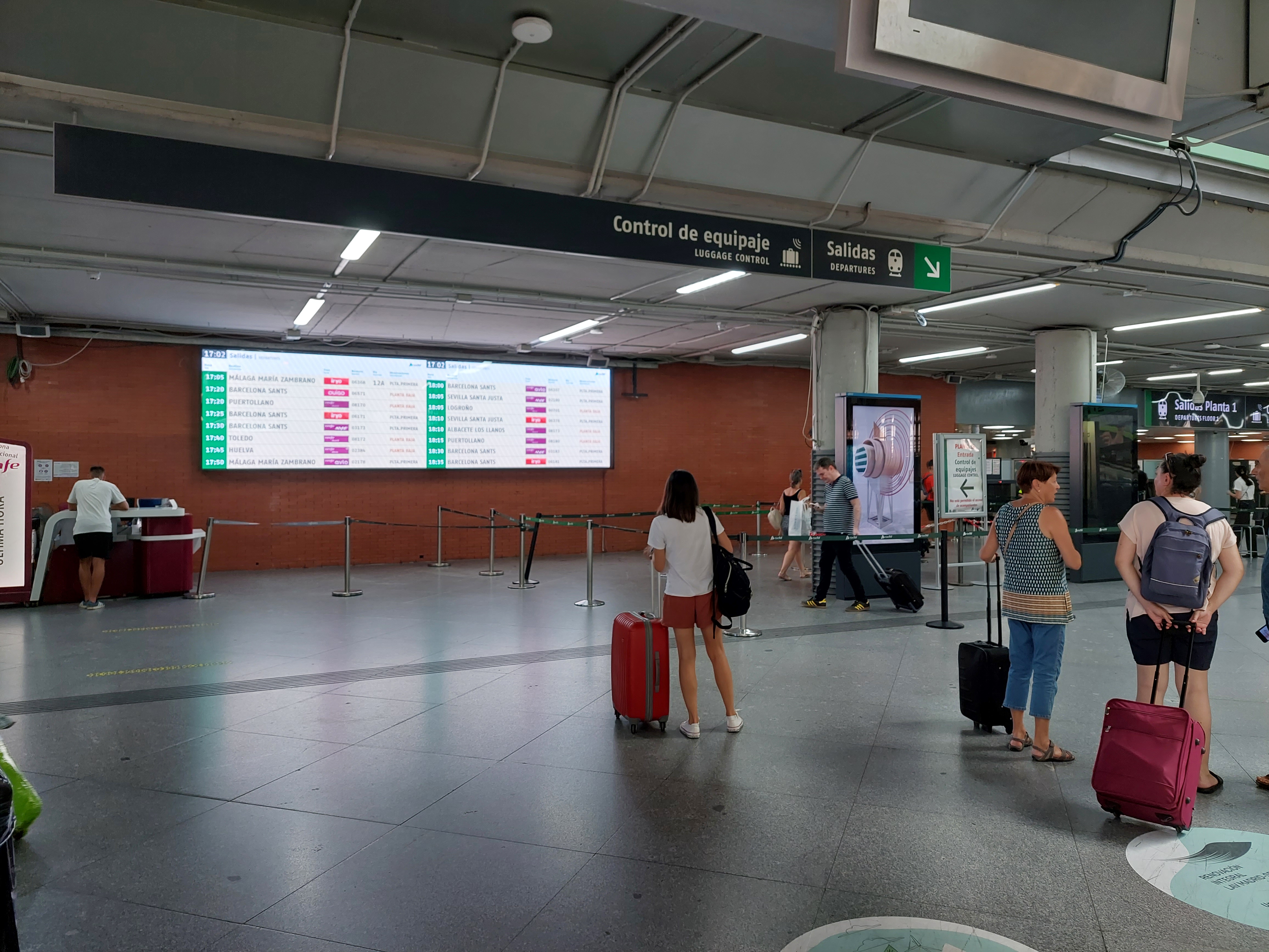 Atocha pantallas digitales 3